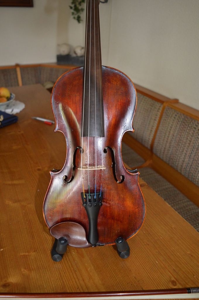 Weer een viool klaar voor de markt.